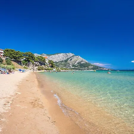 West Side * Omis