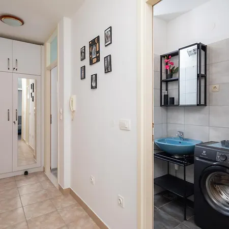 Apartment West Side Omiš